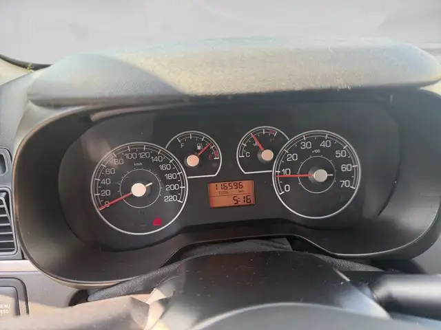 Fiat Grande Punto view 14