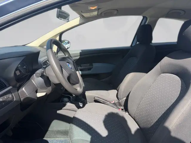 Fiat Grande Punto view 11