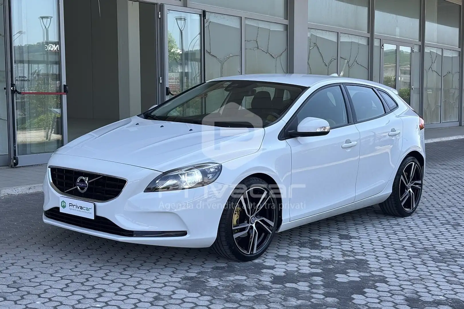 Volvo V40 V40 D2 1.6 Momentum Wit - 1