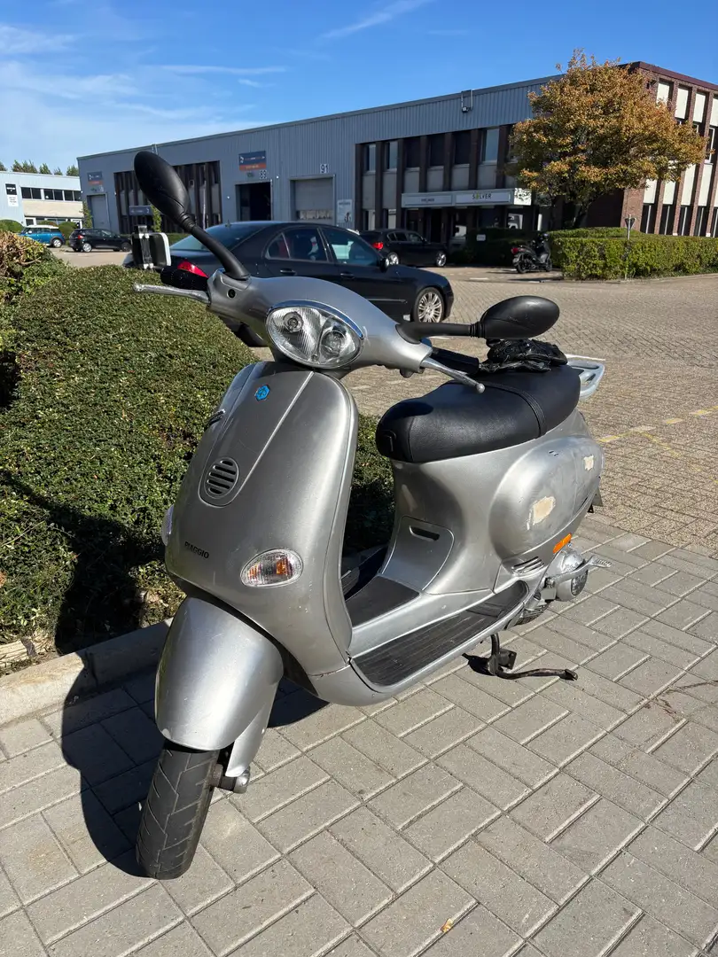 Vespa ET 4 125cc Zilver - 1
