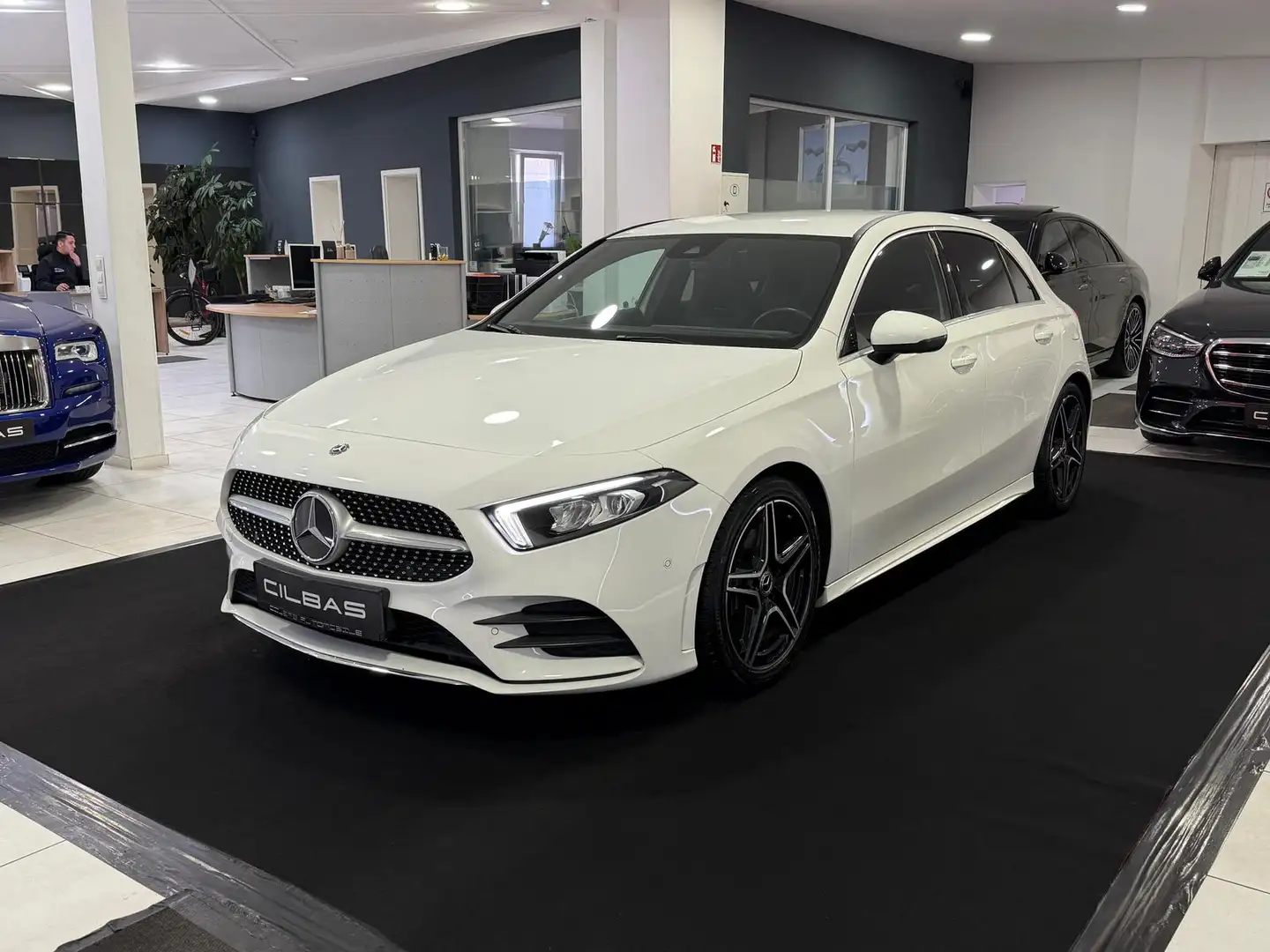 Mercedes-Benz A 200 AMG-Line *KAMERA*AMBIENTE*WIDE*LED*TOTW* Weiß - 1