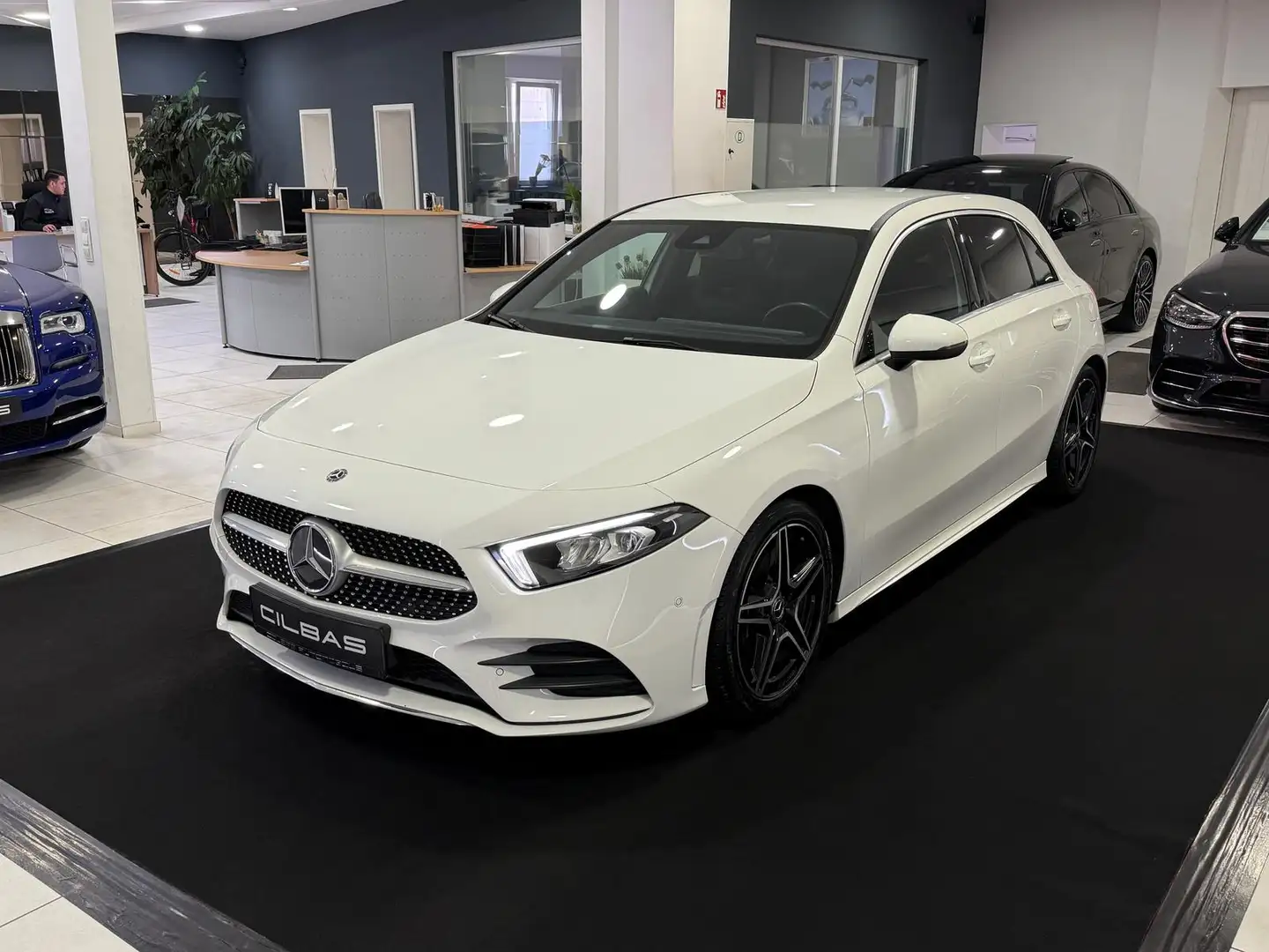 Mercedes-Benz A 200 AMG-Line *KAMERA*AMBIENTE*WIDE*LED*TOTW* Weiß - 2