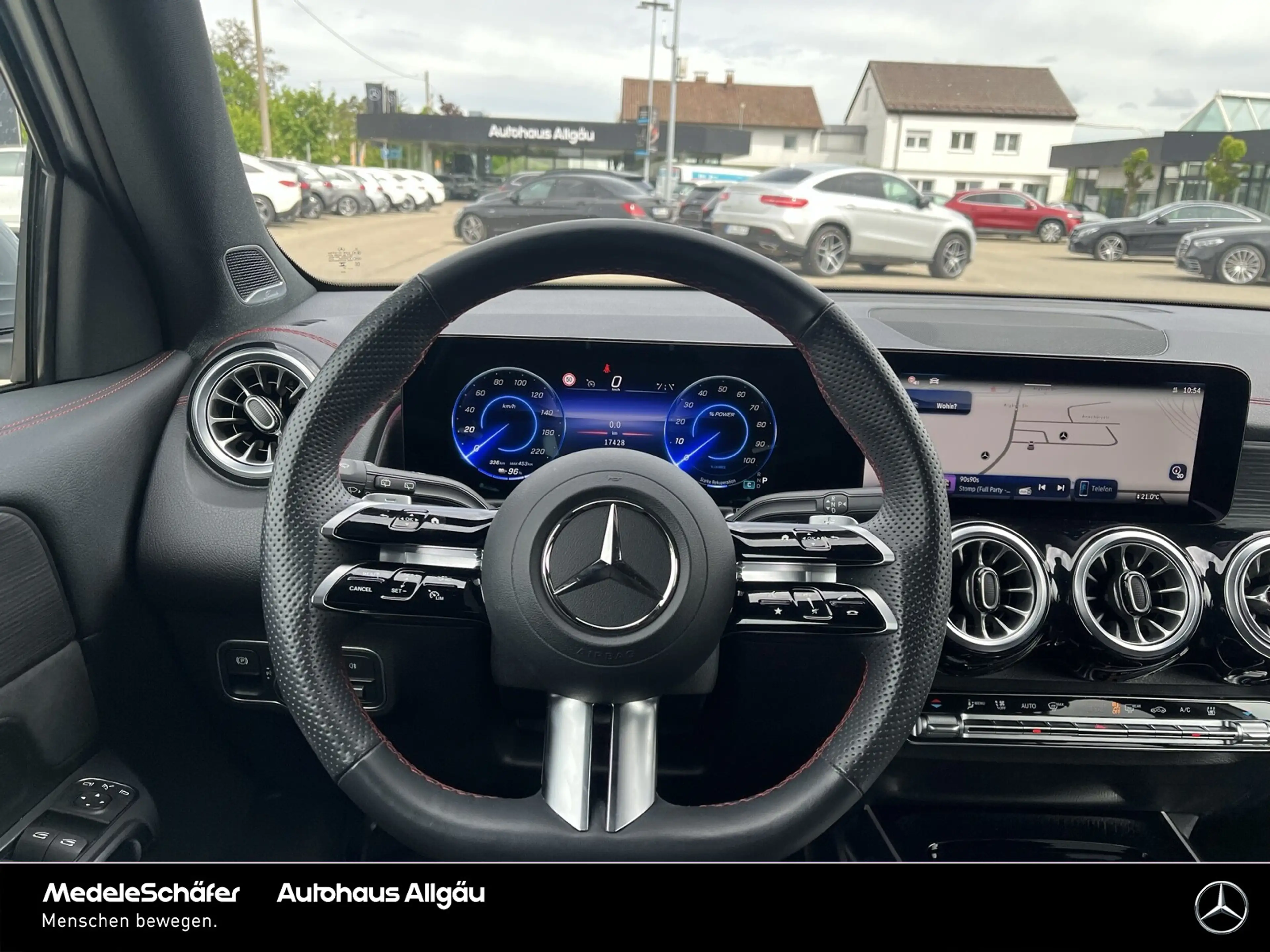 Mercedes-Benz EQB 300 EQB 300 4M AMG Vorr.-Distronic Burmester Keyless — photo 12