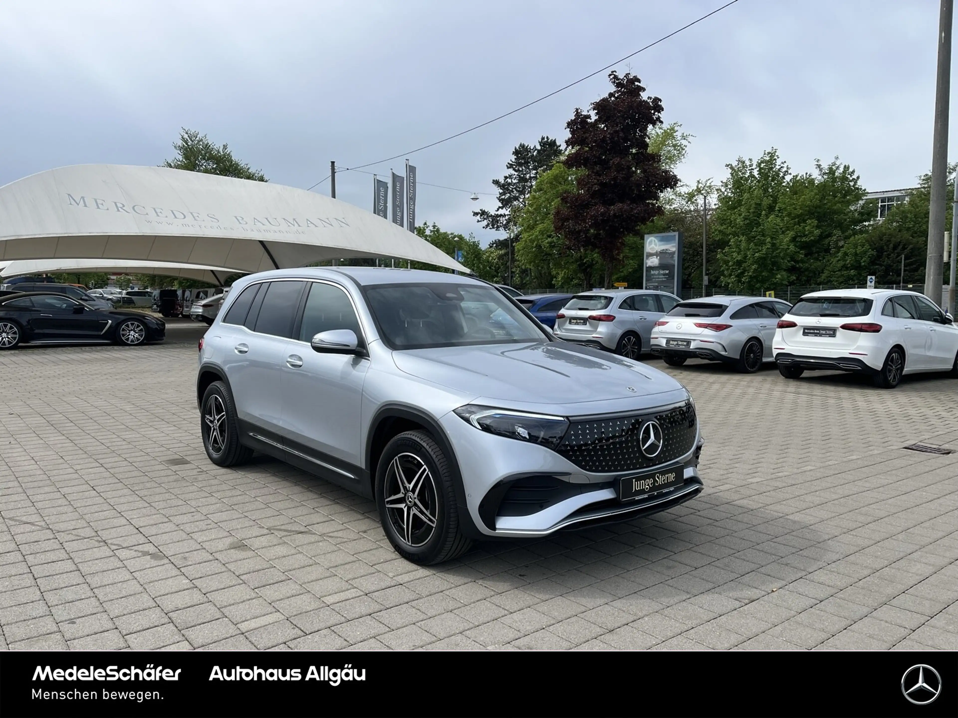 Mercedes-Benz EQB 300 EQB 300 4M AMG Vorr.-Distronic Burmester Keyless — photo 7