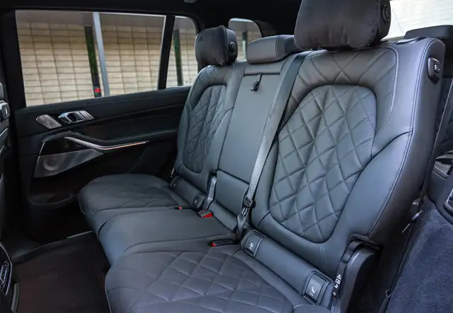 BMW X7 view 15