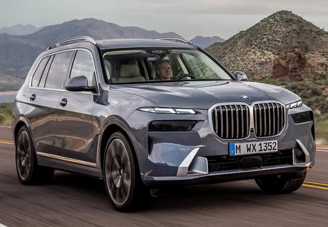 BMW X7 view 8