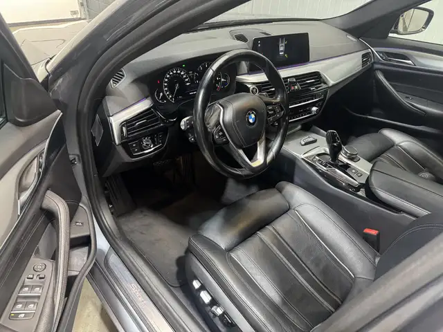 BMW 5 Series view 9