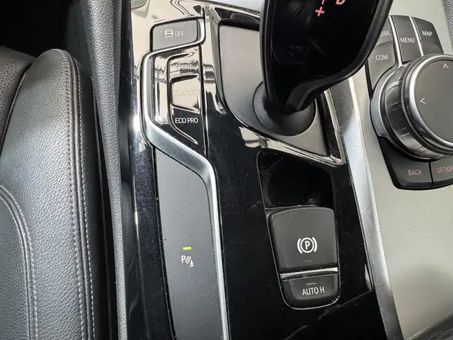 BMW 5 Series view 15