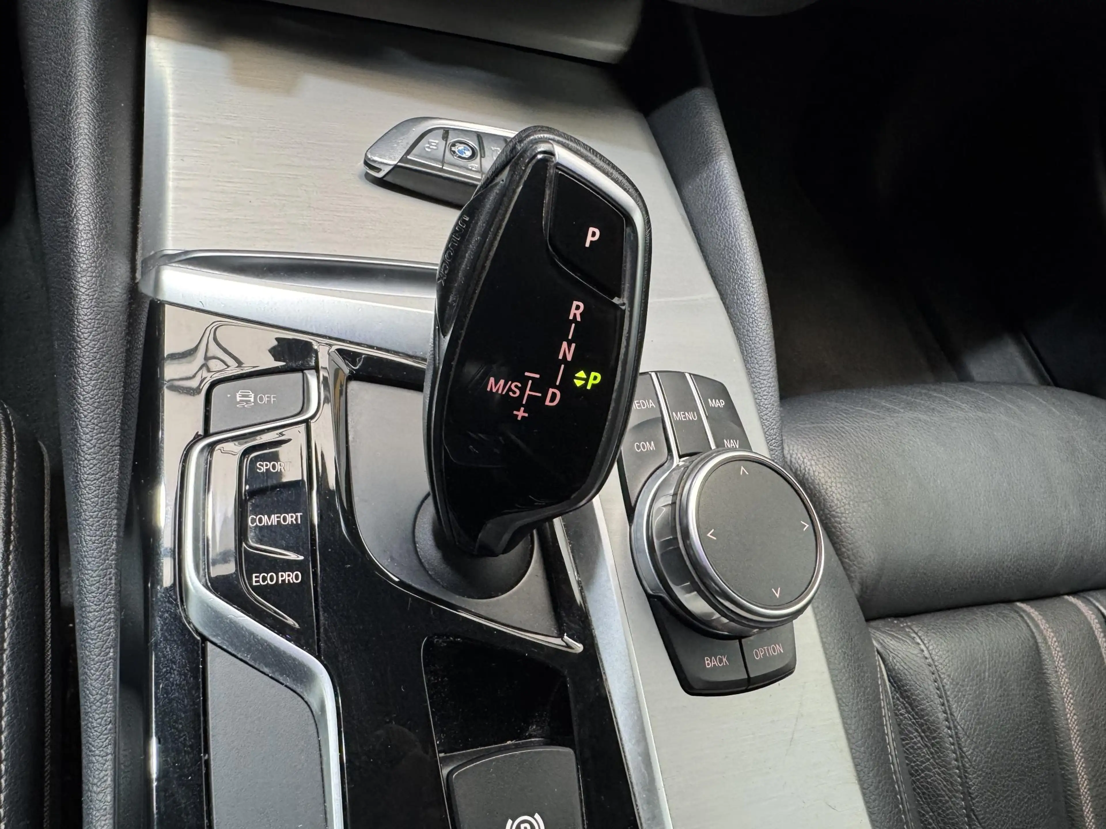 BMW 520 5-serie 520i High Executive — photo 14