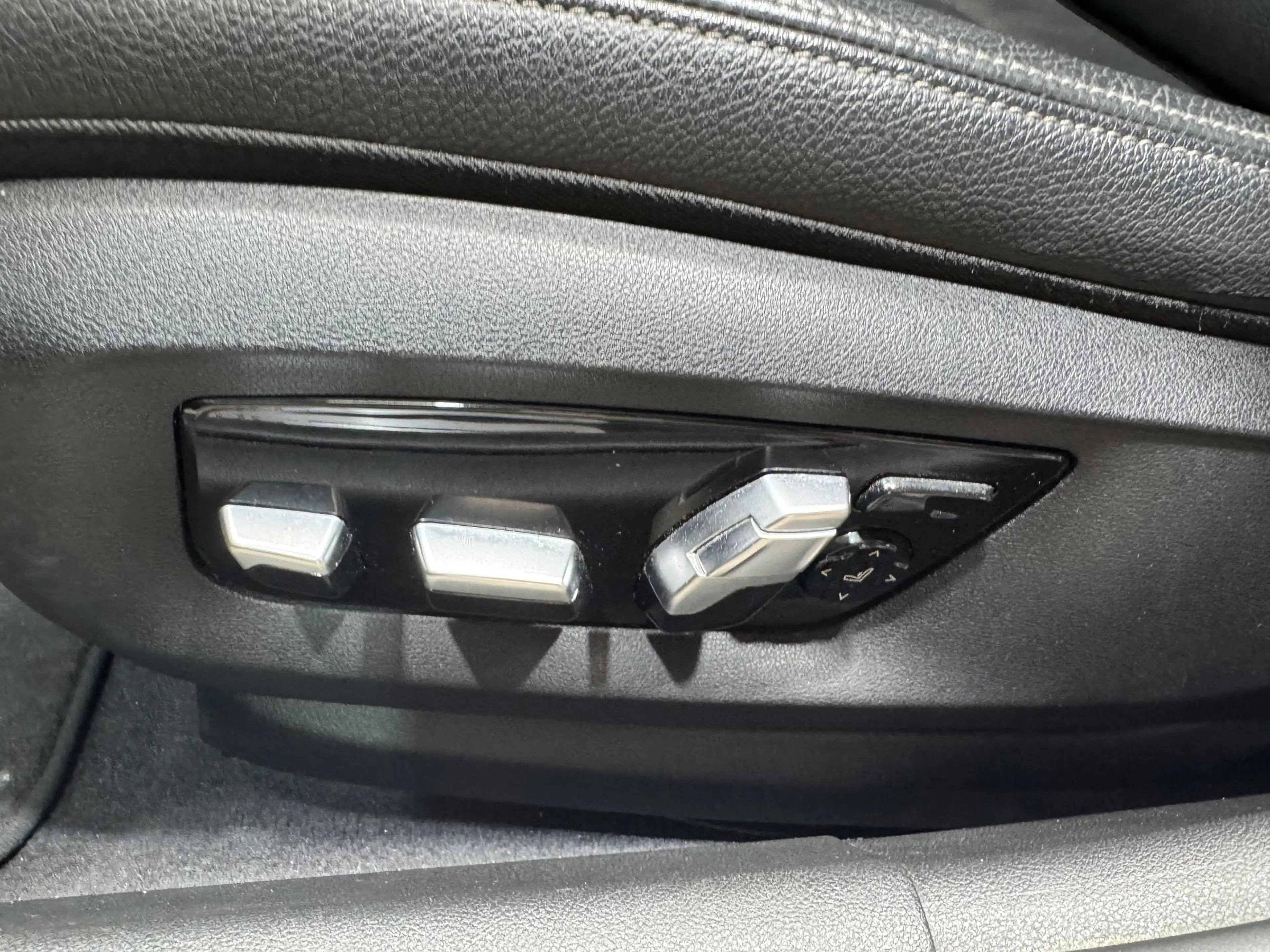 BMW 520 5-serie 520i High Executive — photo 25