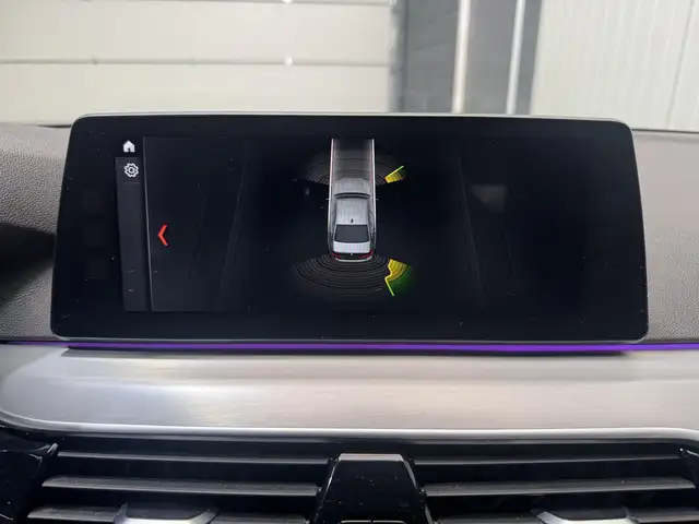 BMW 5 Series view 12