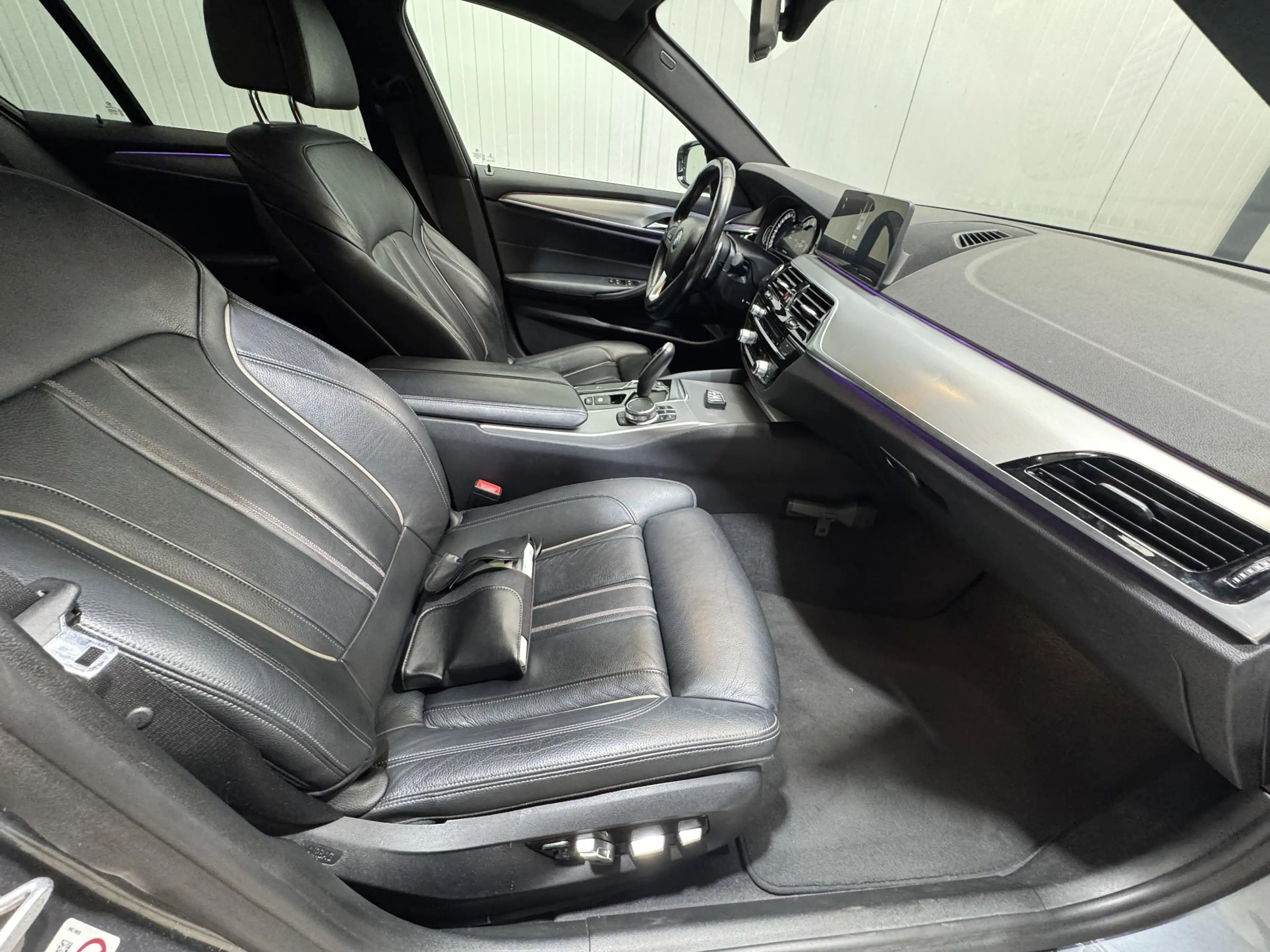 BMW 520 5-serie 520i High Executive — photo 29