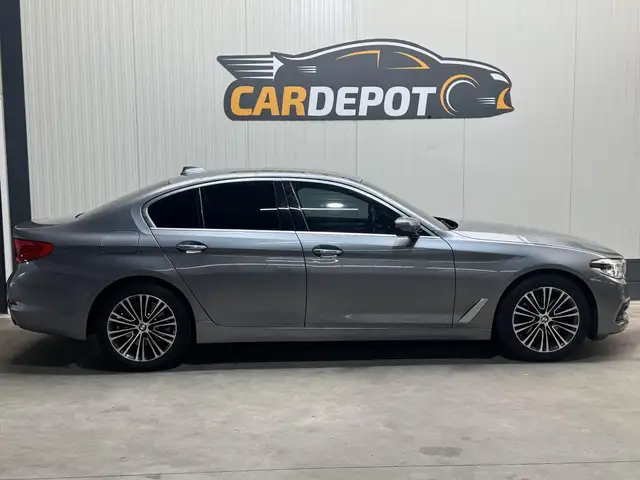 BMW 5 Series view 4