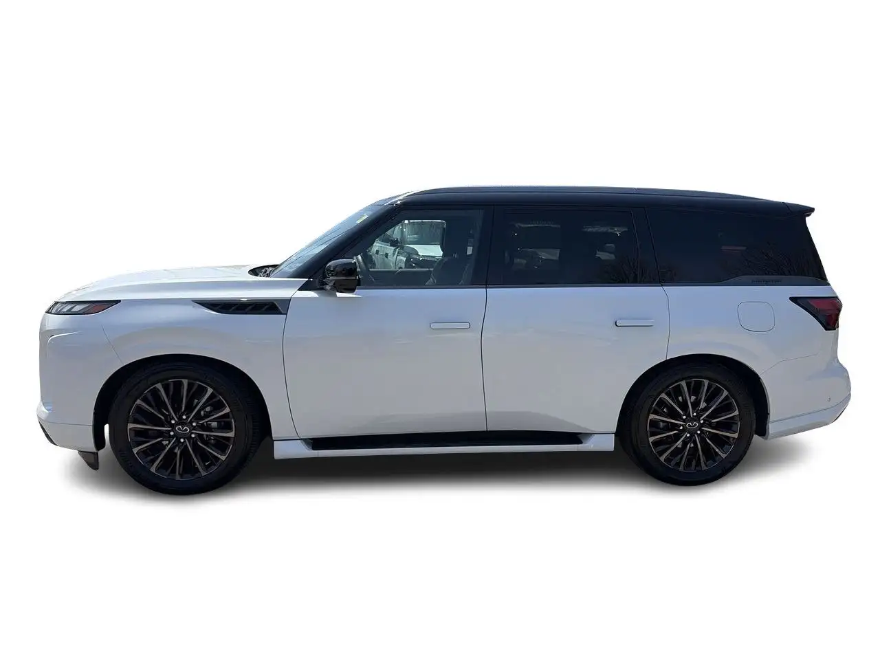 Infiniti QX80 снимка Infiniti QX80