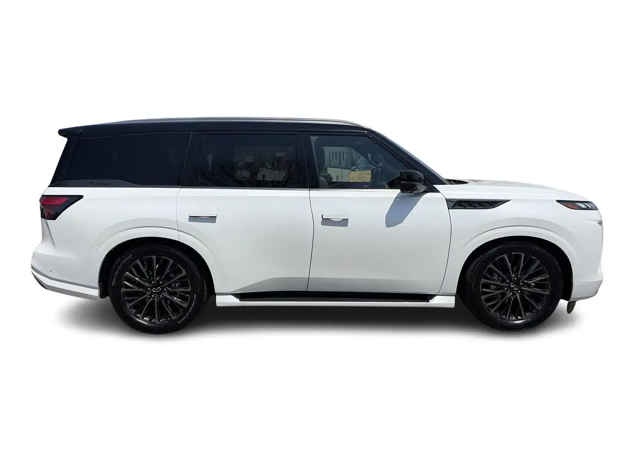 Infiniti QX80 снимка Infiniti QX80