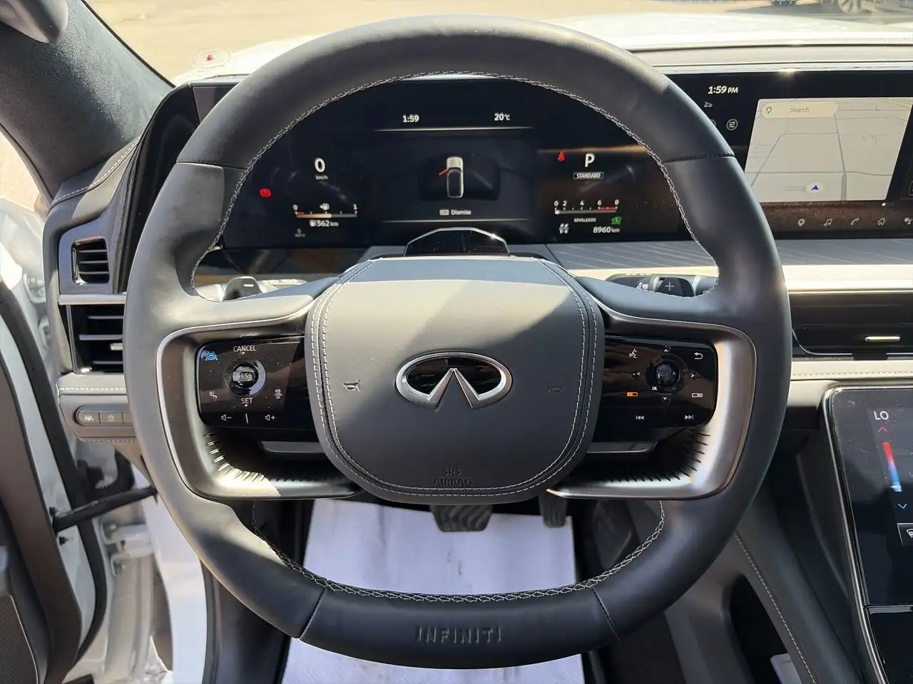Infiniti QX80 снимка Infiniti QX80