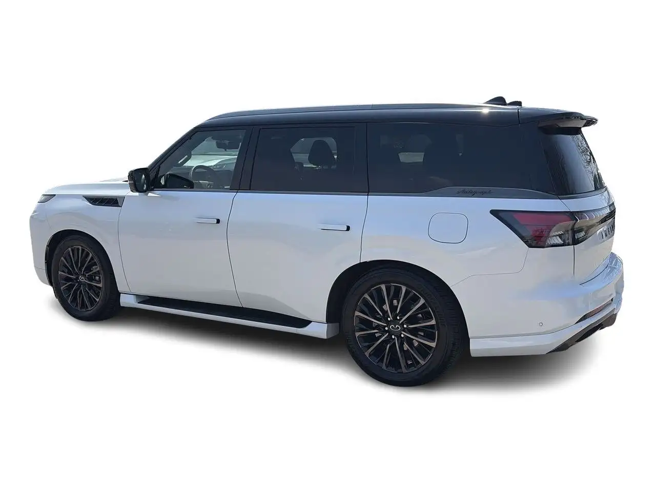 Infiniti QX80 снимка Infiniti QX80