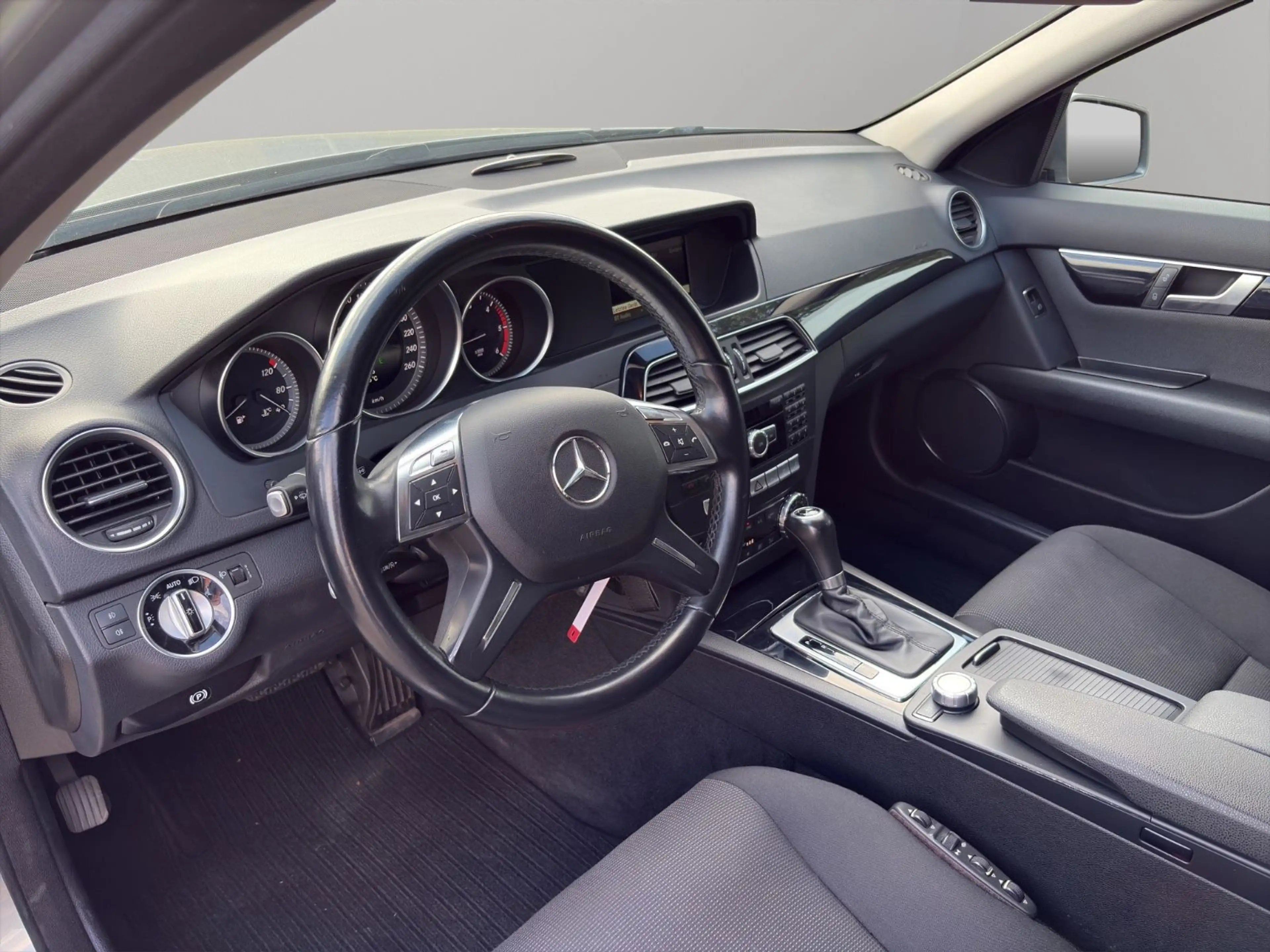 Mercedes-Benz C 200 C T-Modell C 200 T CDI BlueEfficiency — photo 11