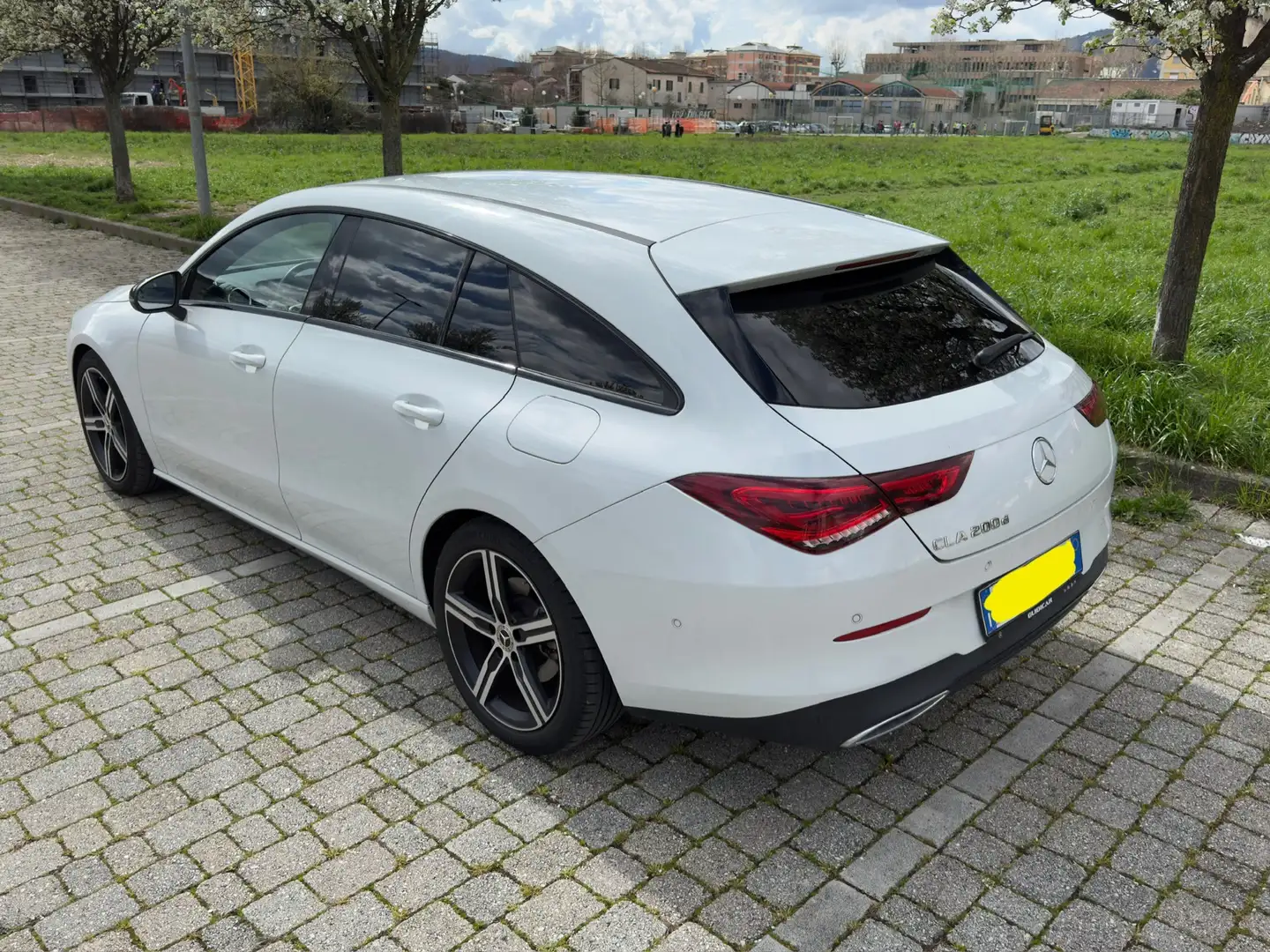 Mercedes-Benz CLA 200 CLA Shooting Brake 200 d Sport auto Bianco - 2