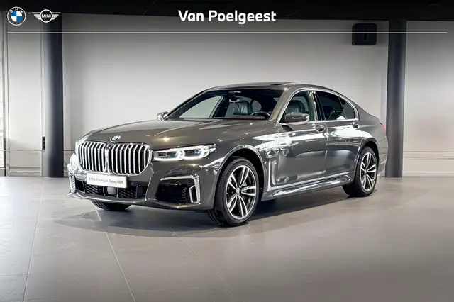BMW 745 7 Serie 745e High Executive | M Sport | Glazen Sch