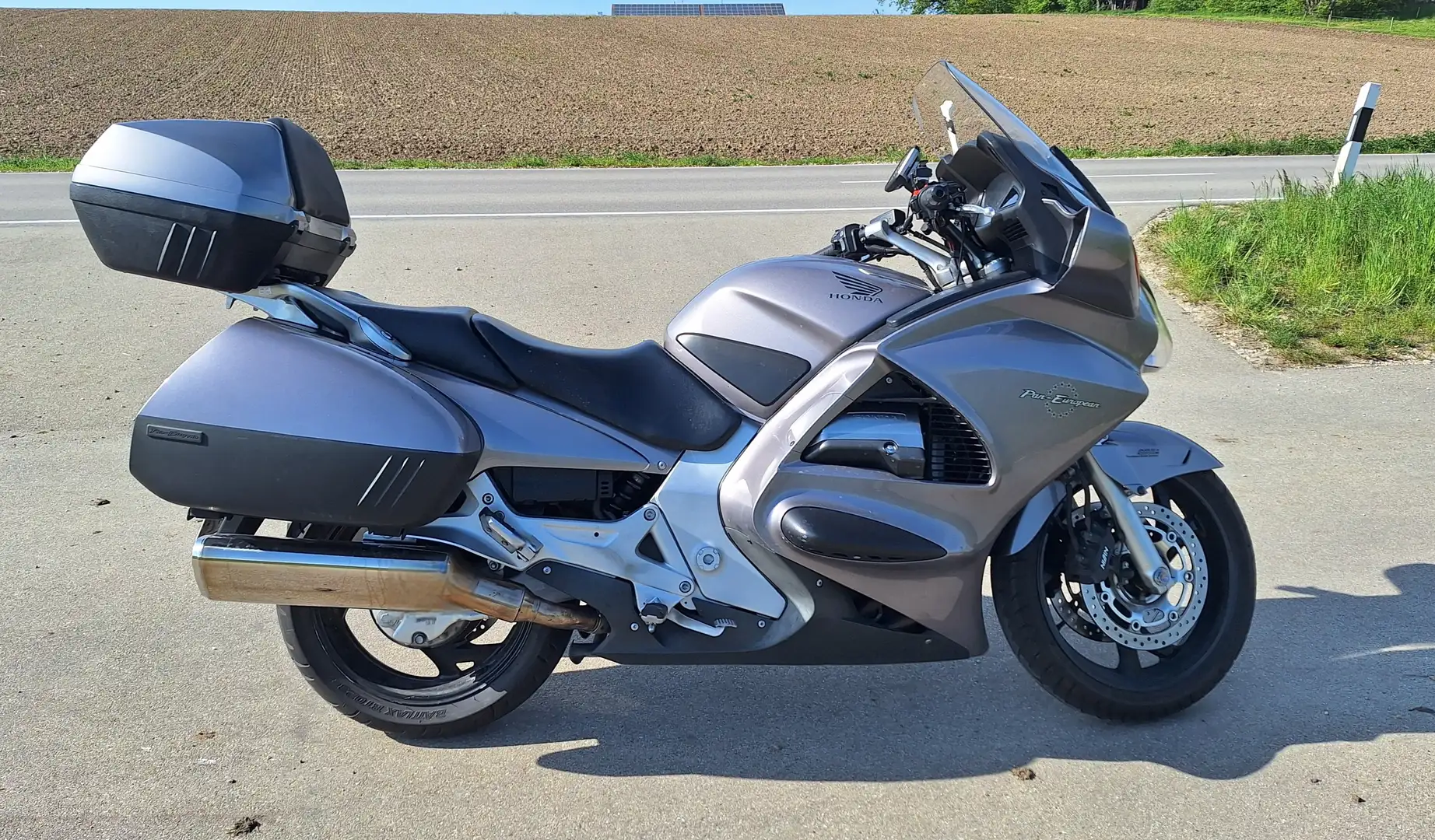 Honda ST 1300 Paneuropean mit TomTom-Navi Argento - 1