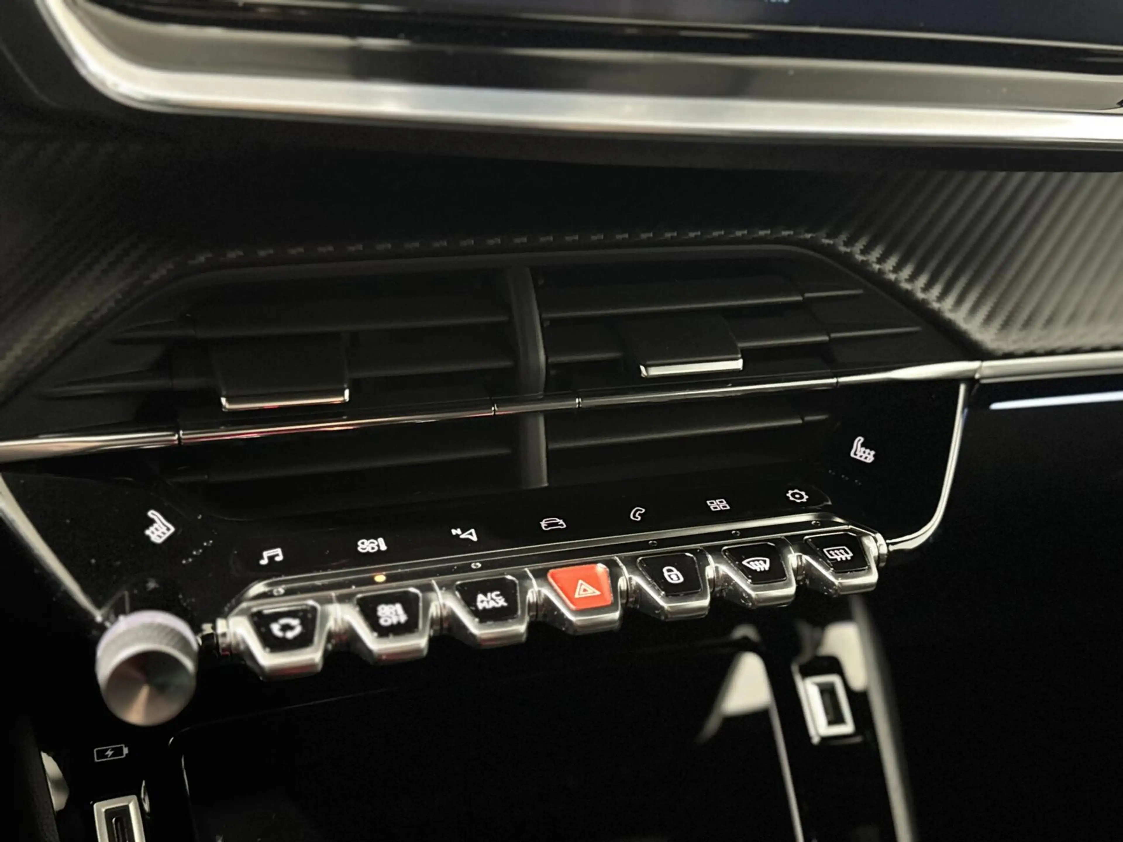 Peugeot 2008 1.2 Pure Tech GT Line|CARPLAY|LANE|360 CAMERA — photo 32