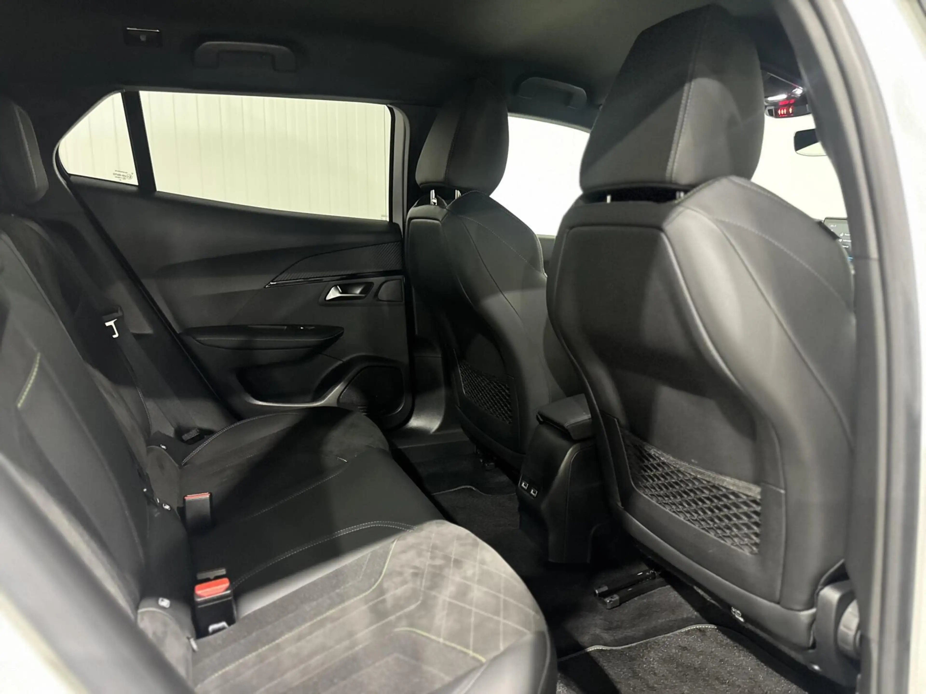 Peugeot 2008 1.2 Pure Tech GT Line|CARPLAY|LANE|360 CAMERA — photo 16