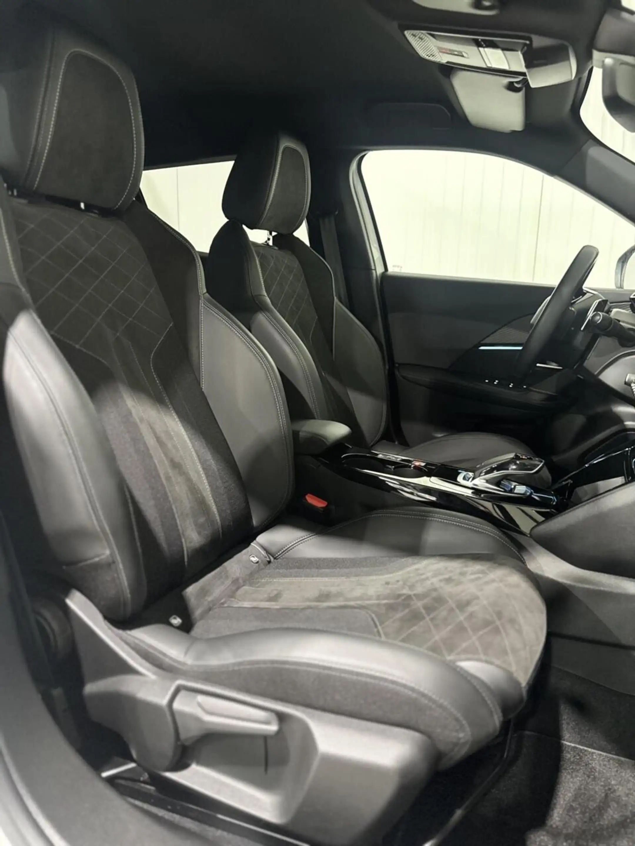 Peugeot 2008 1.2 Pure Tech GT Line|CARPLAY|LANE|360 CAMERA — photo 12