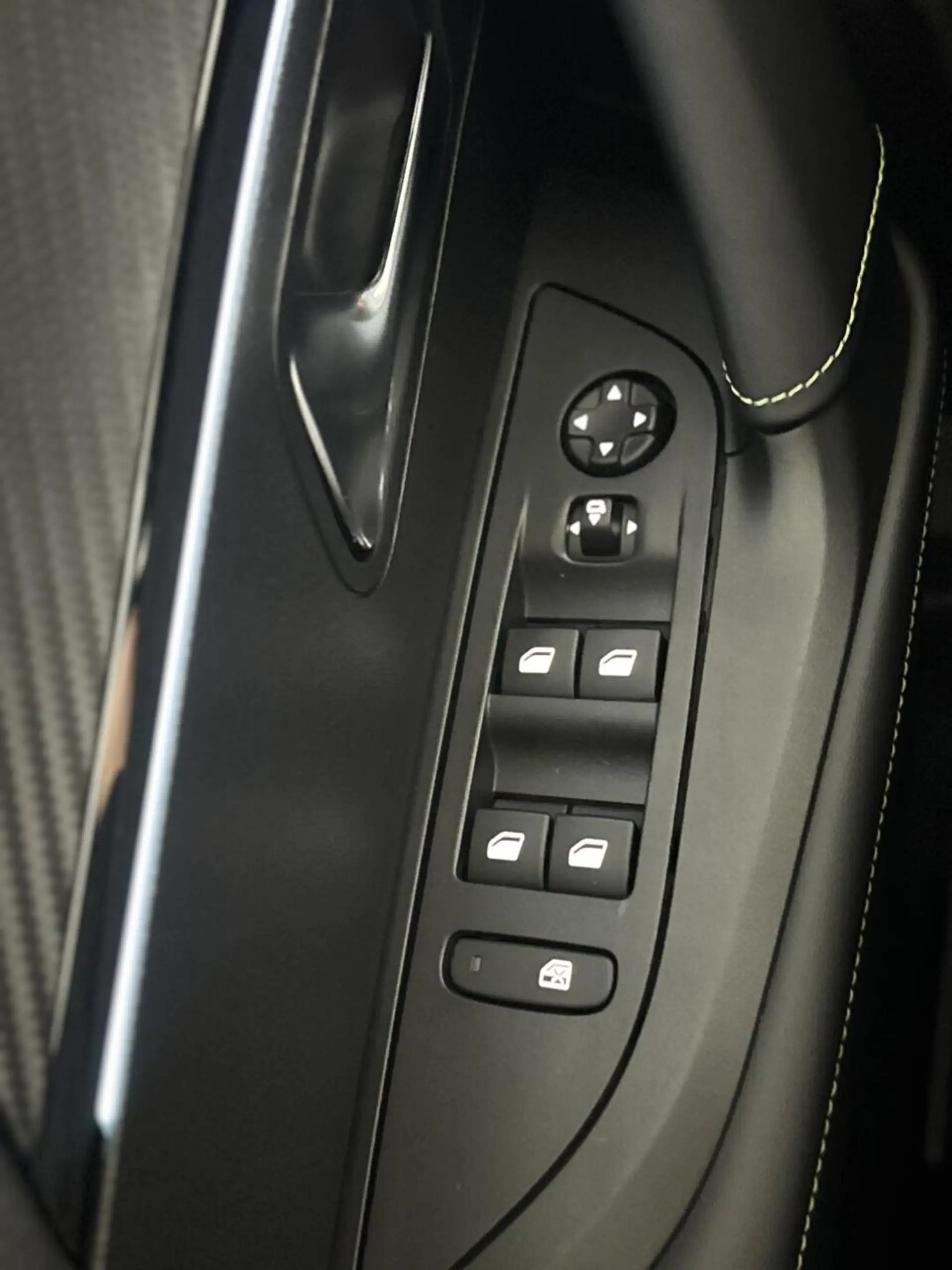 Peugeot 2008 1.2 Pure Tech GT Line|CARPLAY|LANE|360 CAMERA — photo 40