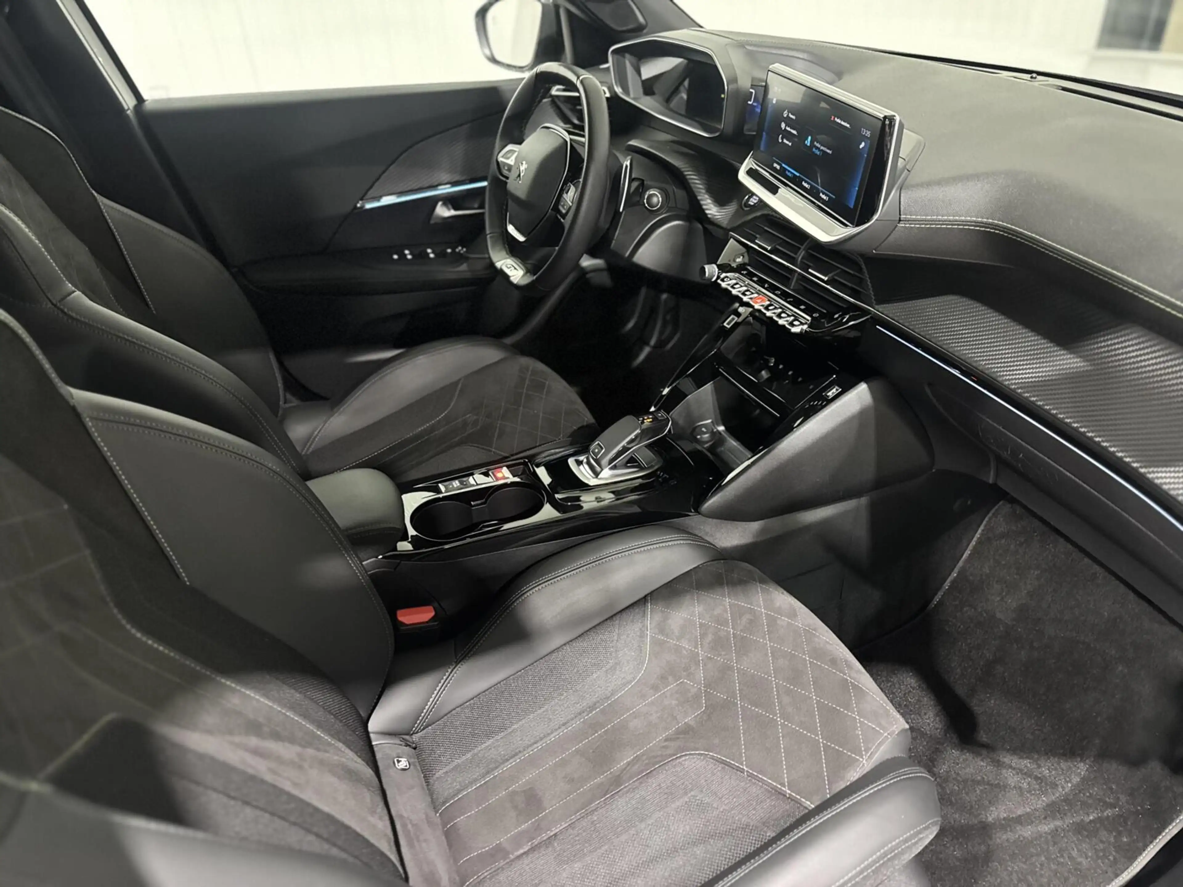Peugeot 2008 1.2 Pure Tech GT Line|CARPLAY|LANE|360 CAMERA — photo 15