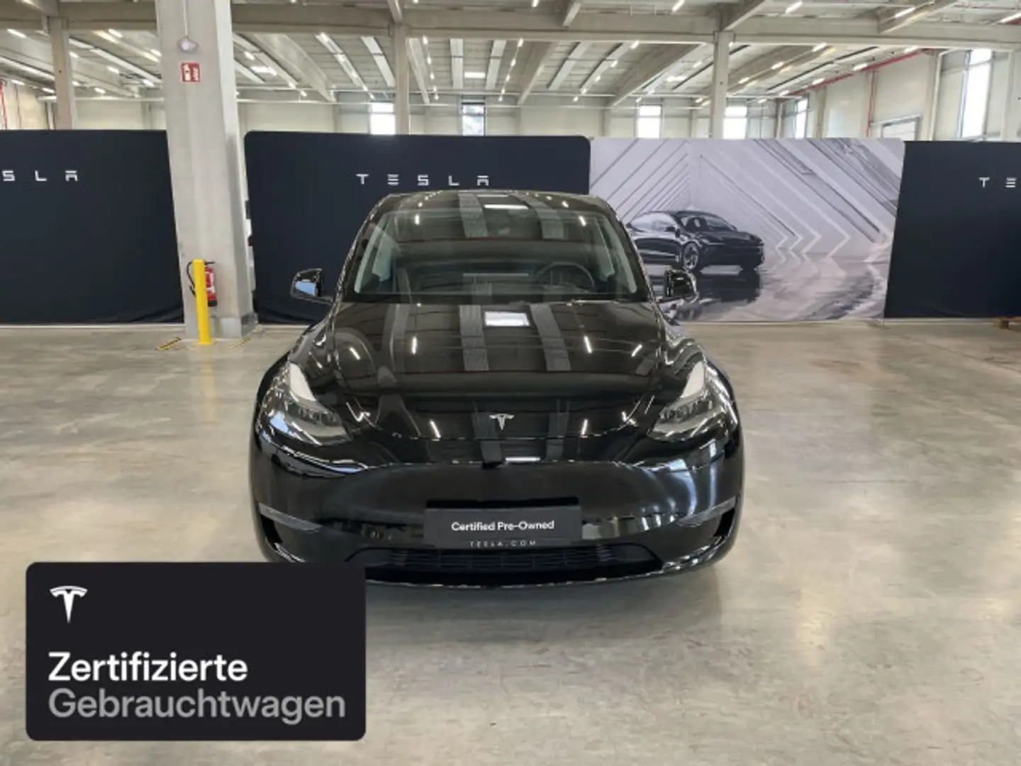 Tesla Model Y Performance Schwarz - 2