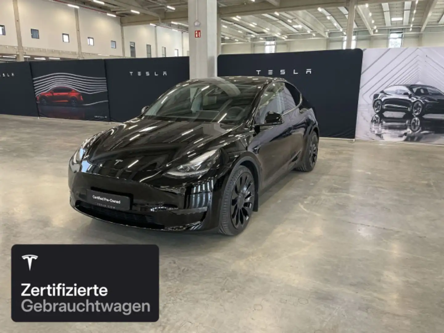 Tesla Model Y Performance Schwarz - 1