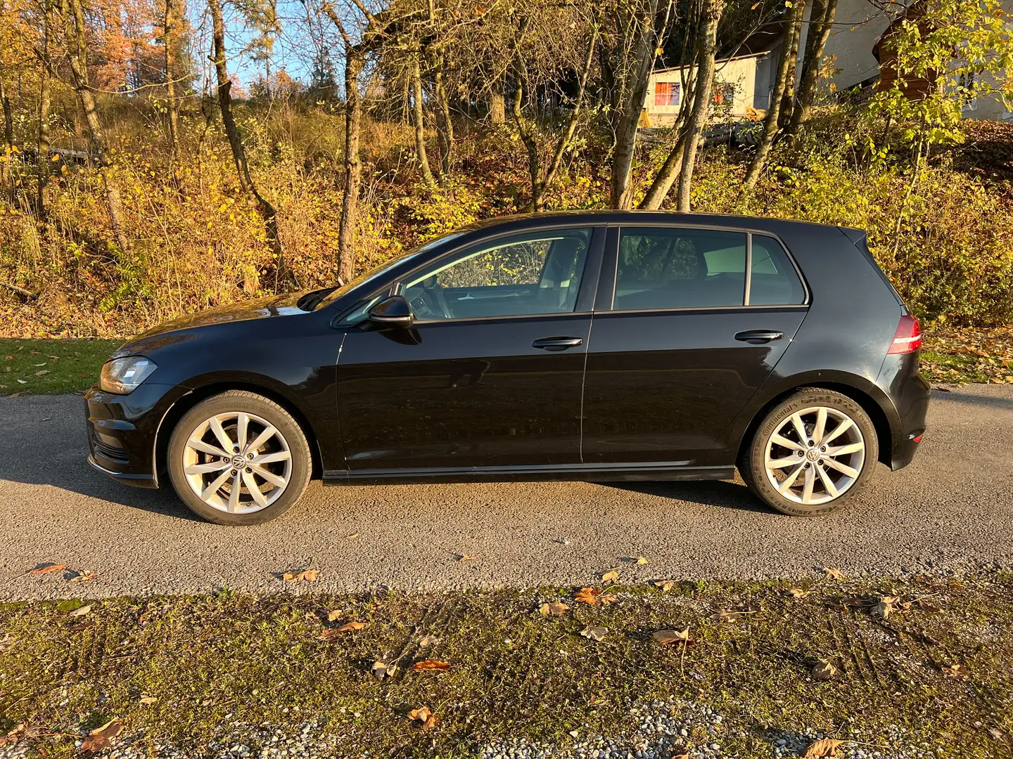 Volkswagen Golf 1,2 TSI *R-LINE*Lenkradheizung*Bi-Xenon*Tempomat Schwarz - 2