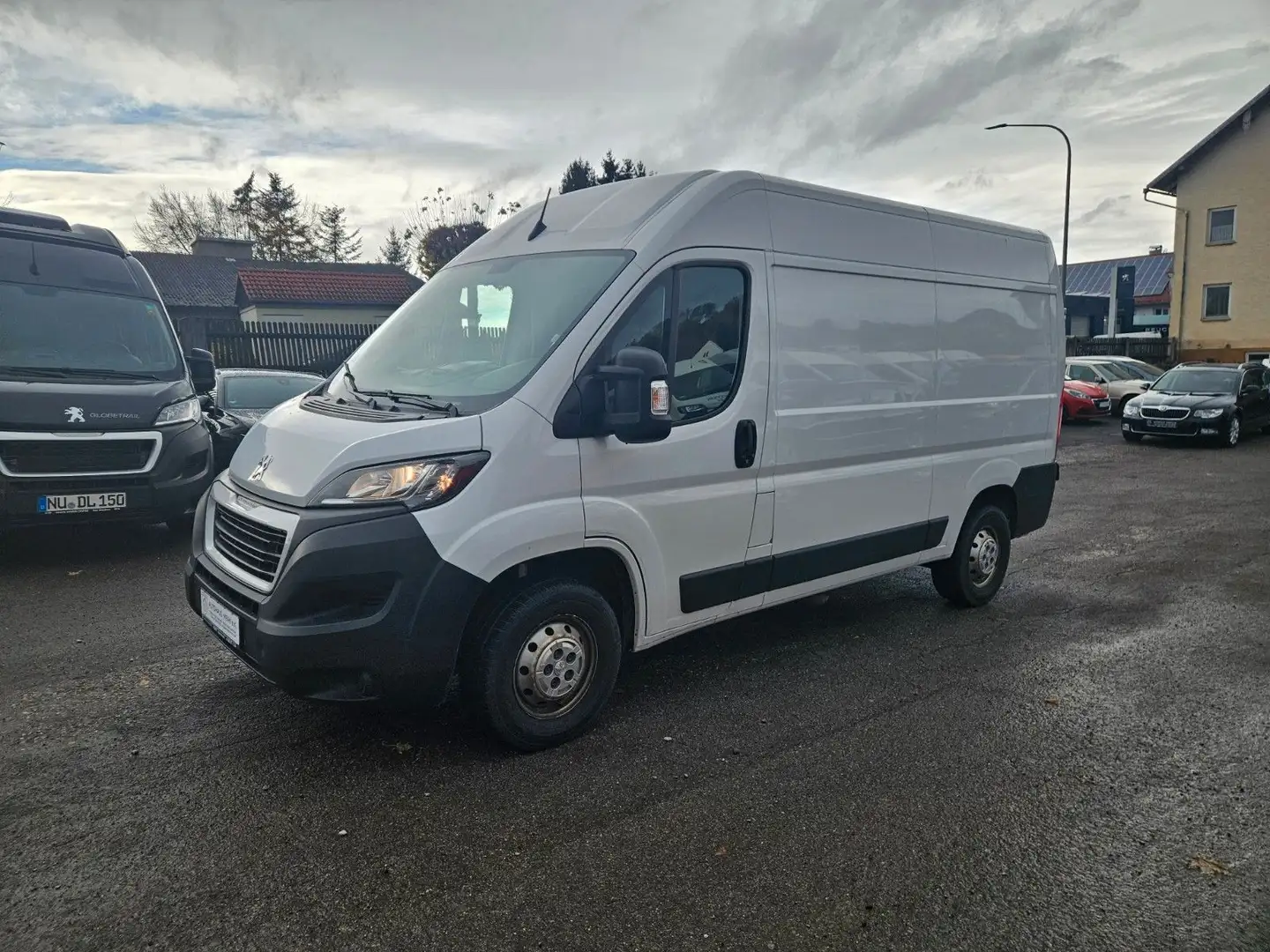 Peugeot Boxer Kasten Hochraum 335 L2H2 Premium BlueHDi 1 Weiß - 1