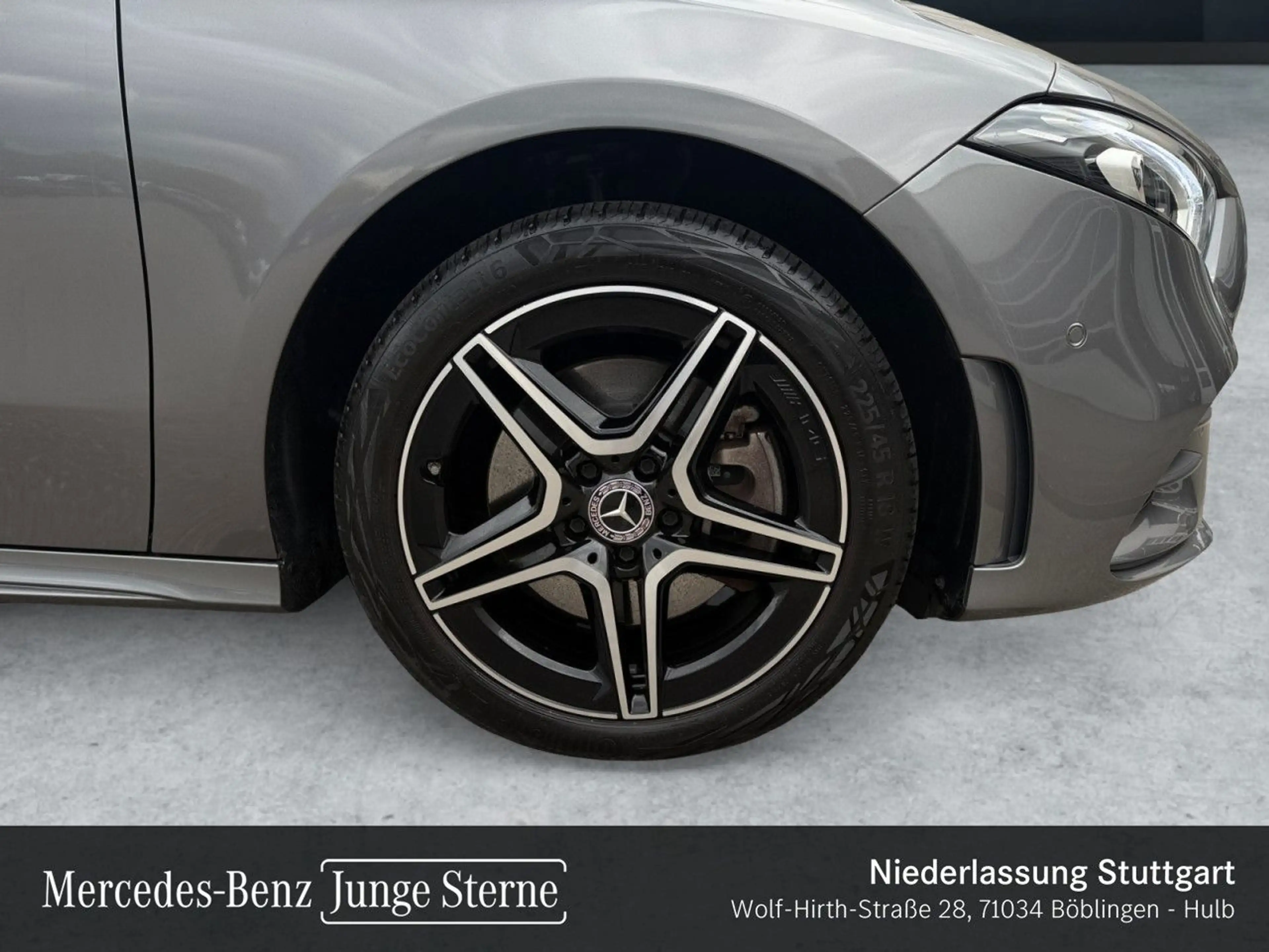 Mercedes-Benz A 250 e AMG+NIGHT+PANO+360°+AHK+MULTIBEAM+HUD+8G — photo 3