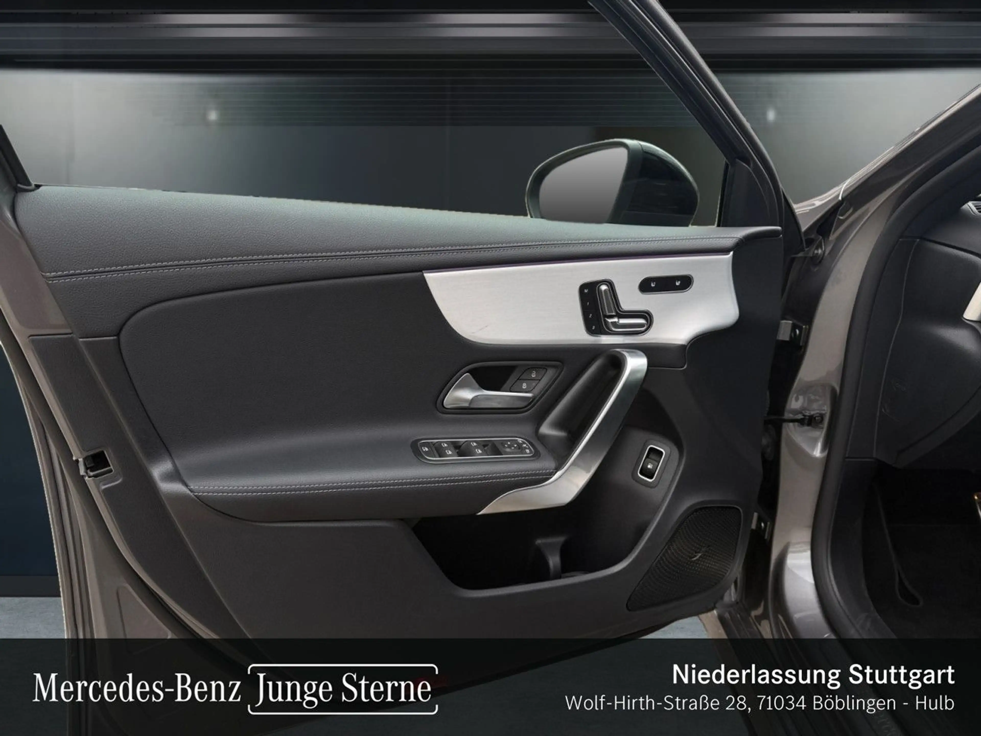 Mercedes-Benz A 250 e AMG+NIGHT+PANO+360°+AHK+MULTIBEAM+HUD+8G — photo 13