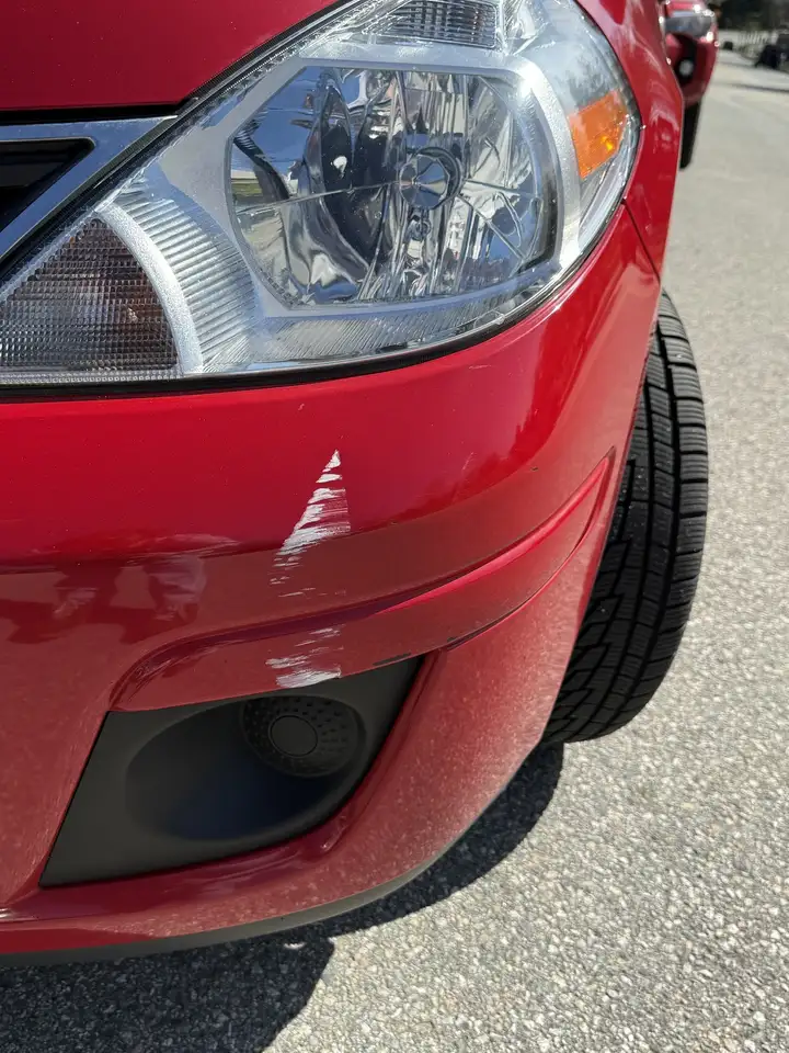 Nissan Versa снимка Nissan Versa