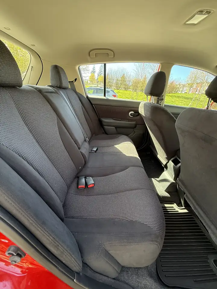 Nissan Versa снимка Nissan Versa