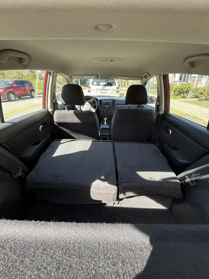 Nissan Versa снимка Nissan Versa
