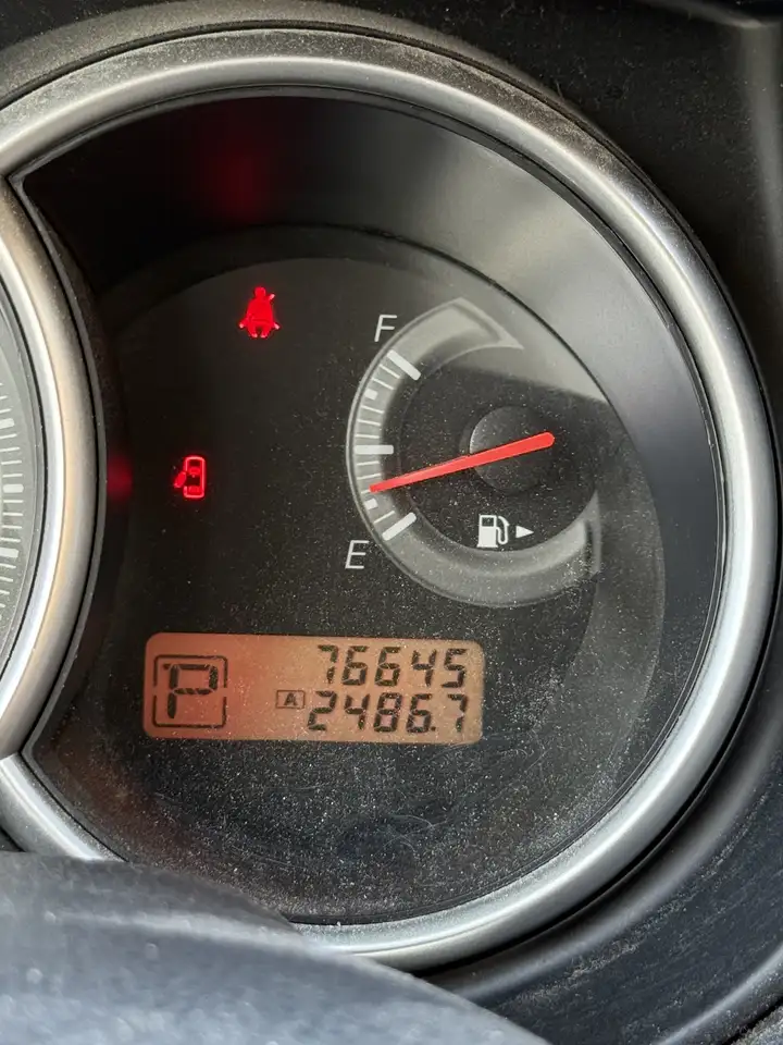 Nissan Versa снимка Nissan Versa