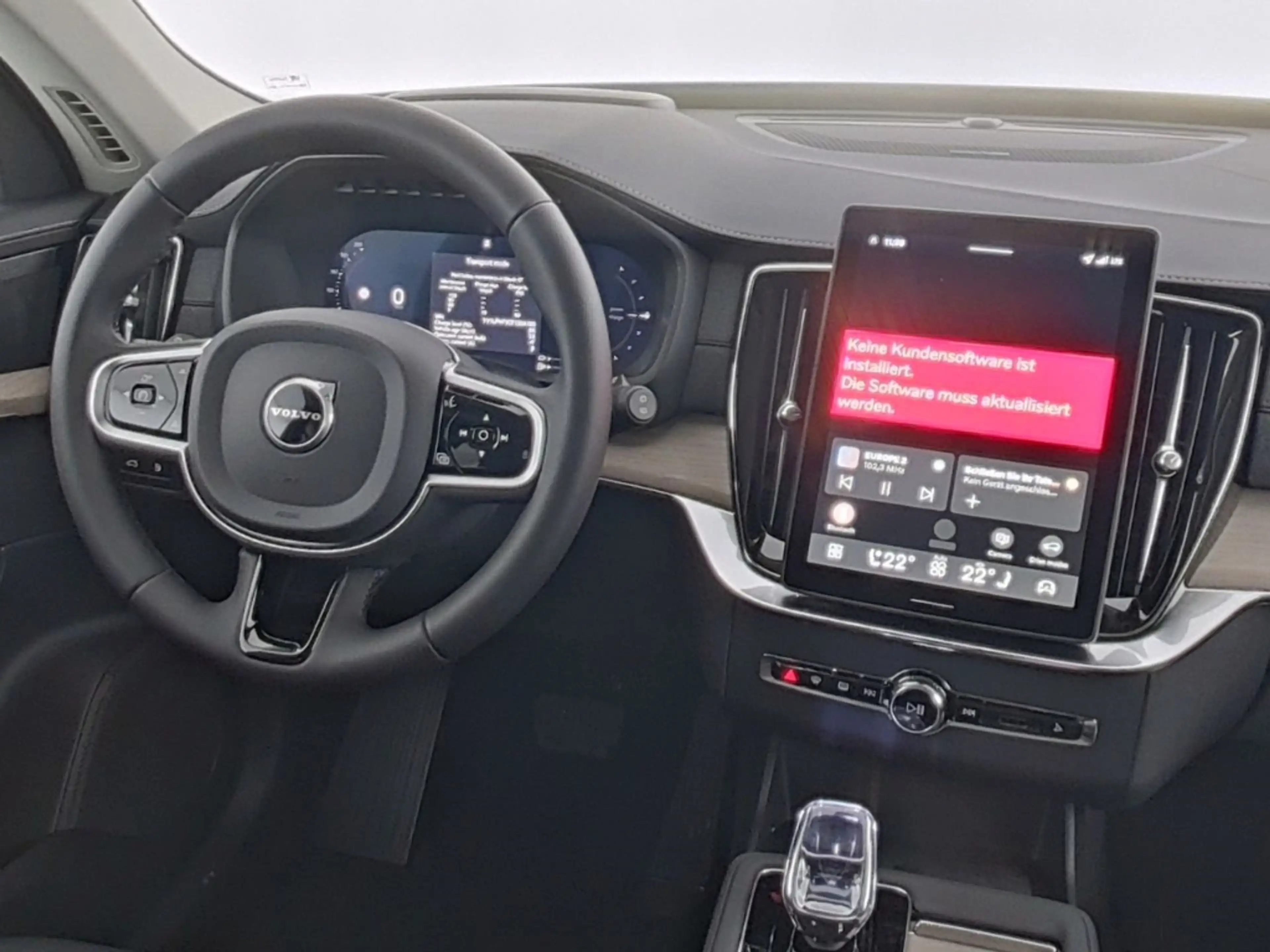 Volvo XC90 Plus Dark T8 Recharge Plug-In Hybrid AWD 7-Sitzer — photo 11