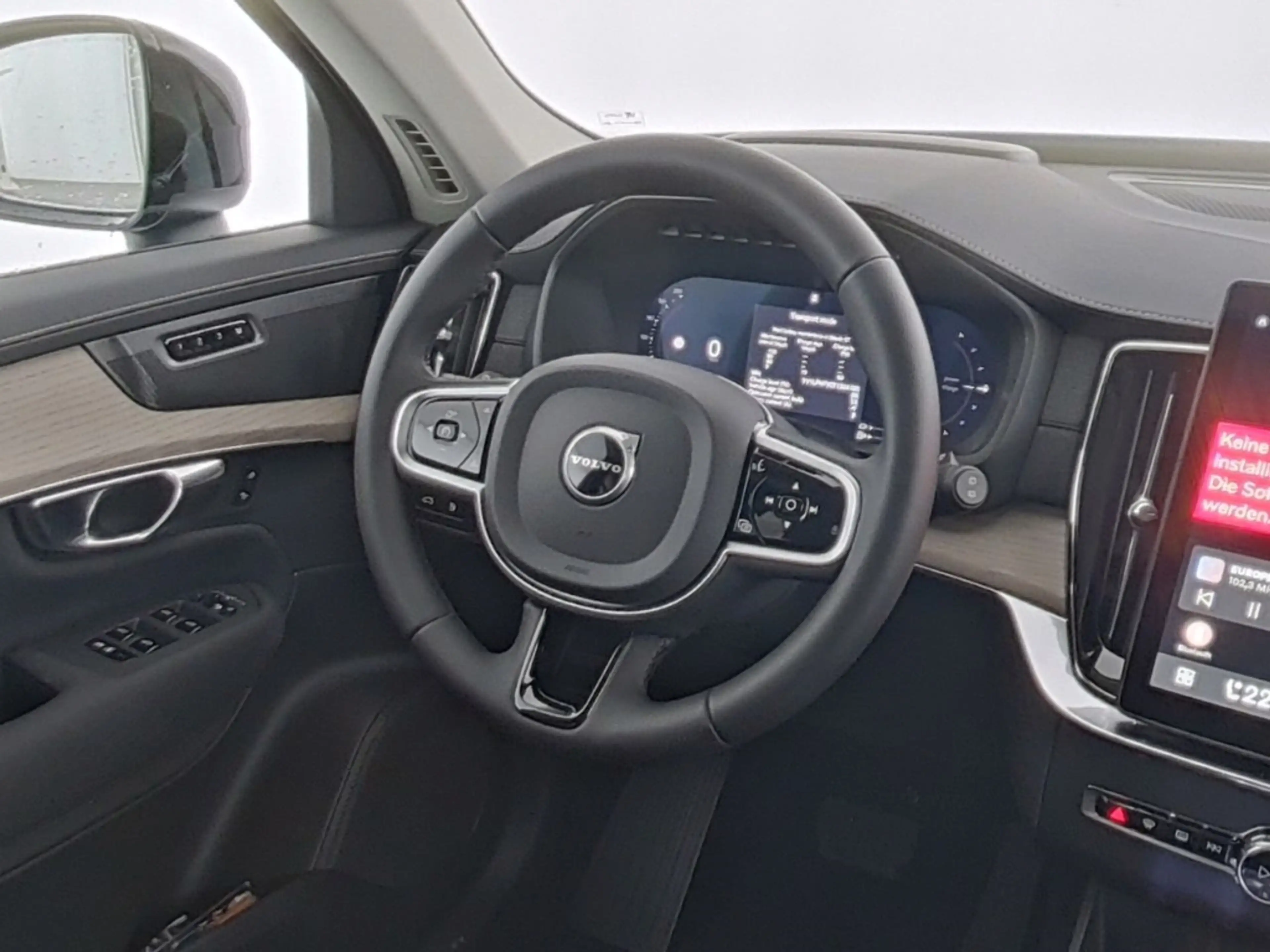 Volvo XC90 Plus Dark T8 Recharge Plug-In Hybrid AWD 7-Sitzer — photo 14