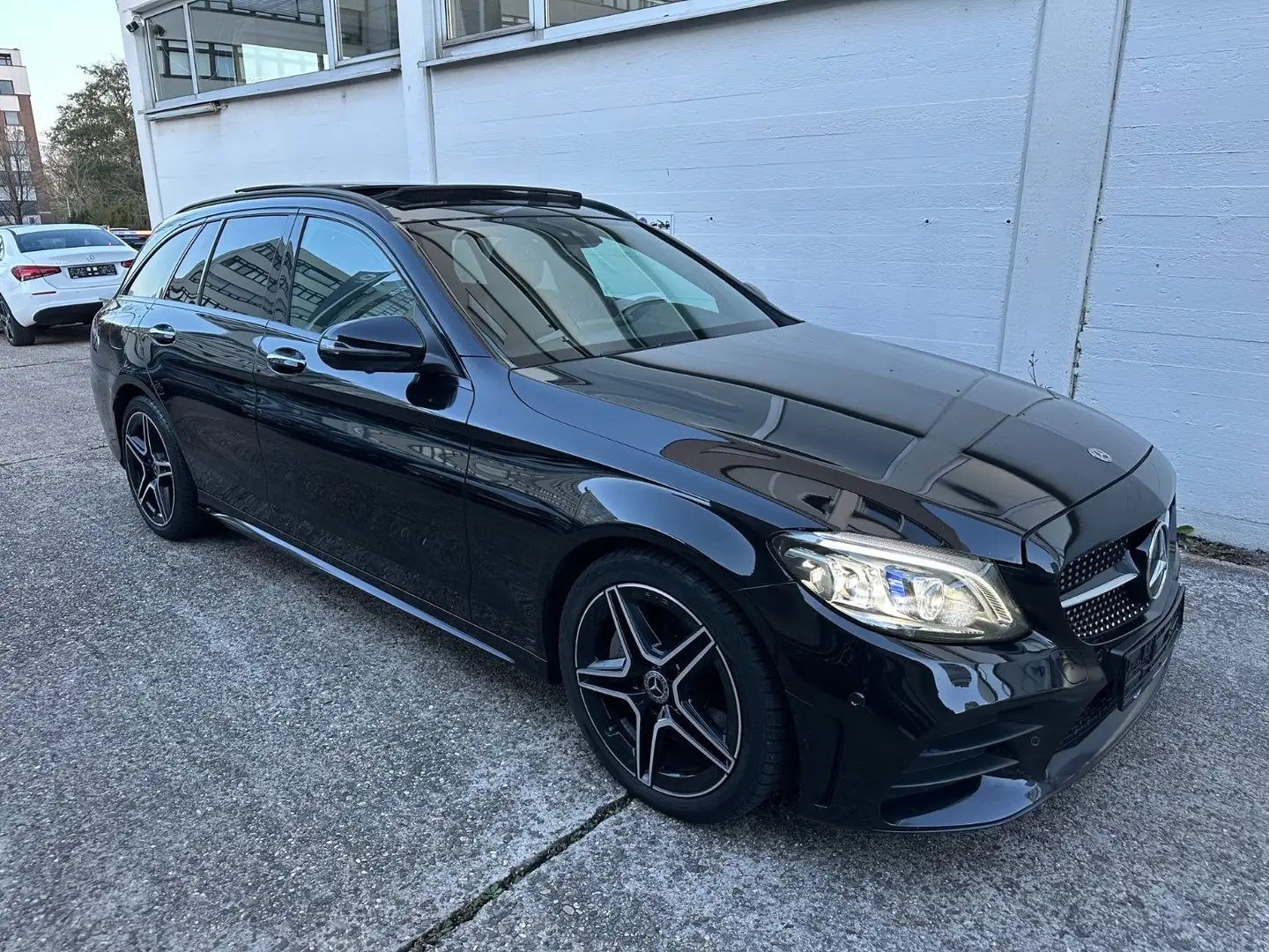 Mercedes-Benz C 300 T AMG Widescreen Panorama MULTIBEAM 360-Ka Noir - 1