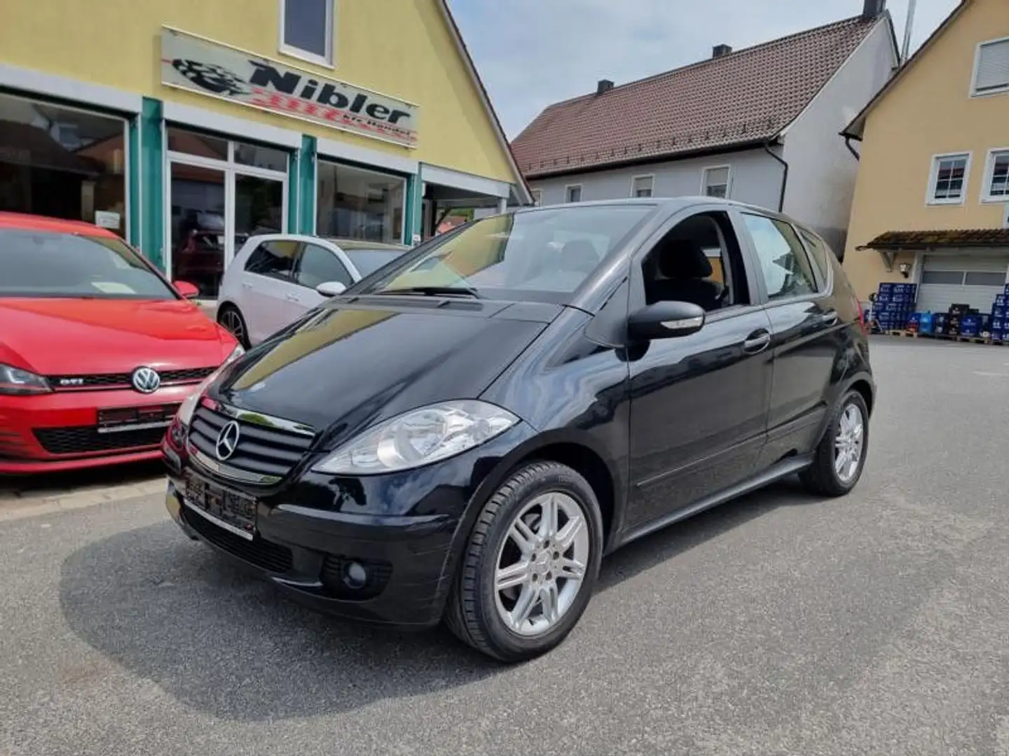 Mercedes-Benz A 150 CLASSIC KLIMA+SITZHZ+8-FACH Noir - 1