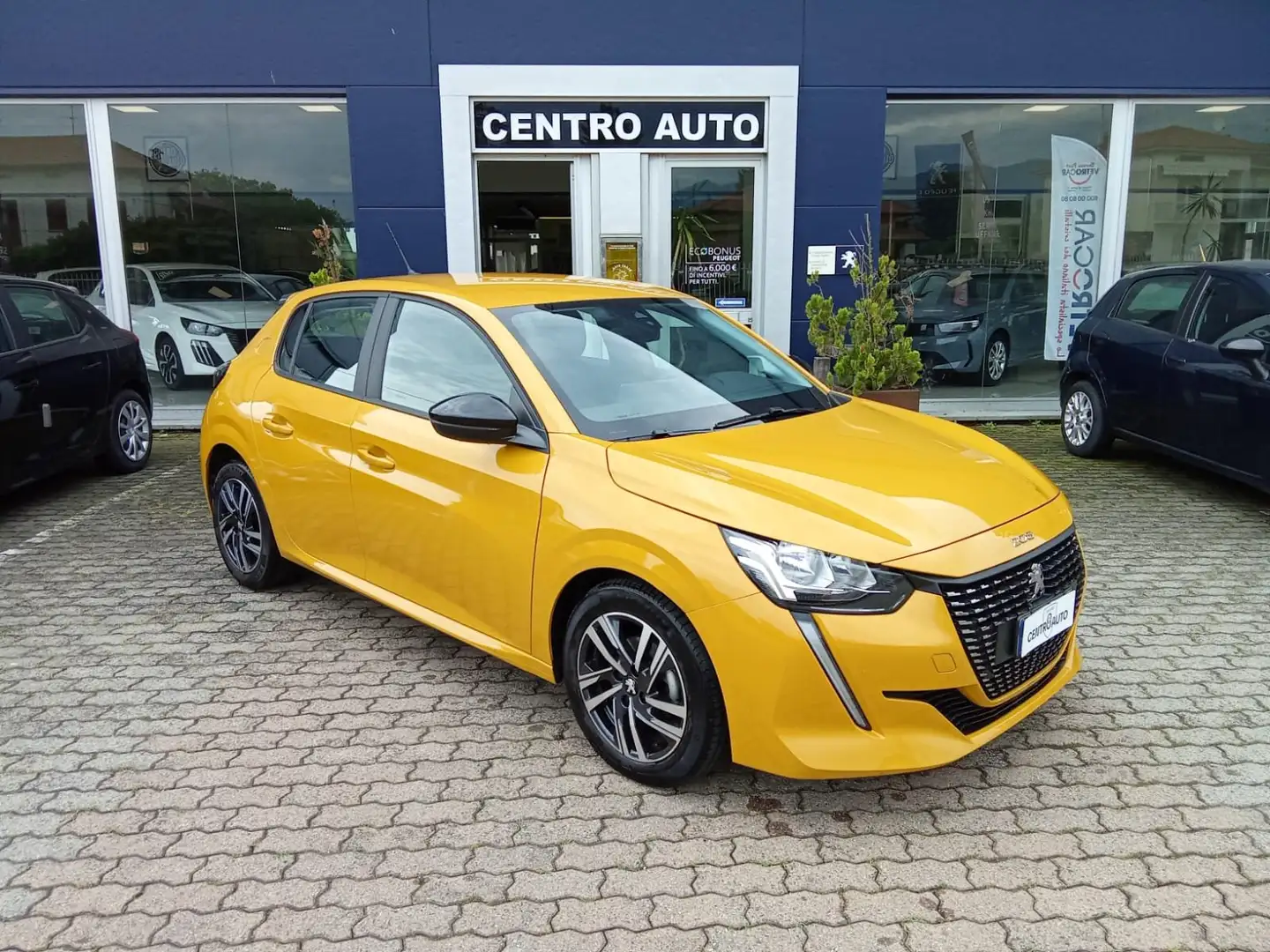 Peugeot 208 208 1.2 puretech Active Pack 75cv Jaune - 1