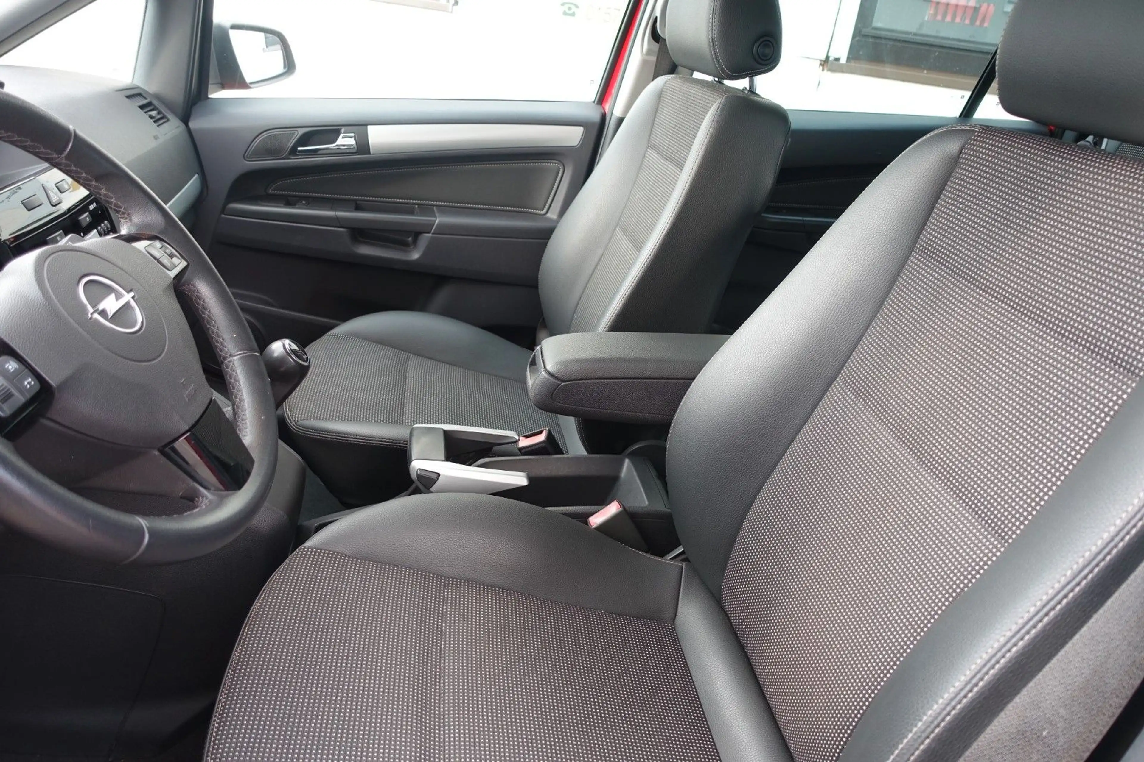 Opel Zafira B Innovation 1.8l "110 Jahre"7-SITZE*TÜV — photo 15