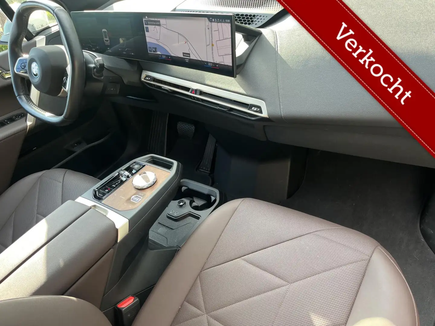 BMW iX xDrive50 112 kWh 524PK M-SPORT+PANO+H&K+LASER+TREK Weiß - 2