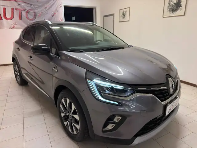 Renault Captur view 4