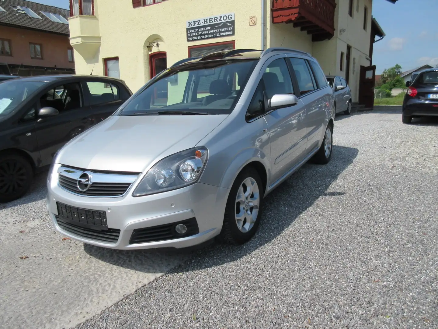 Opel Zafira 1.8 Cosmo Klima Alu nur 86000km Rentnerauto Srebrny - 1