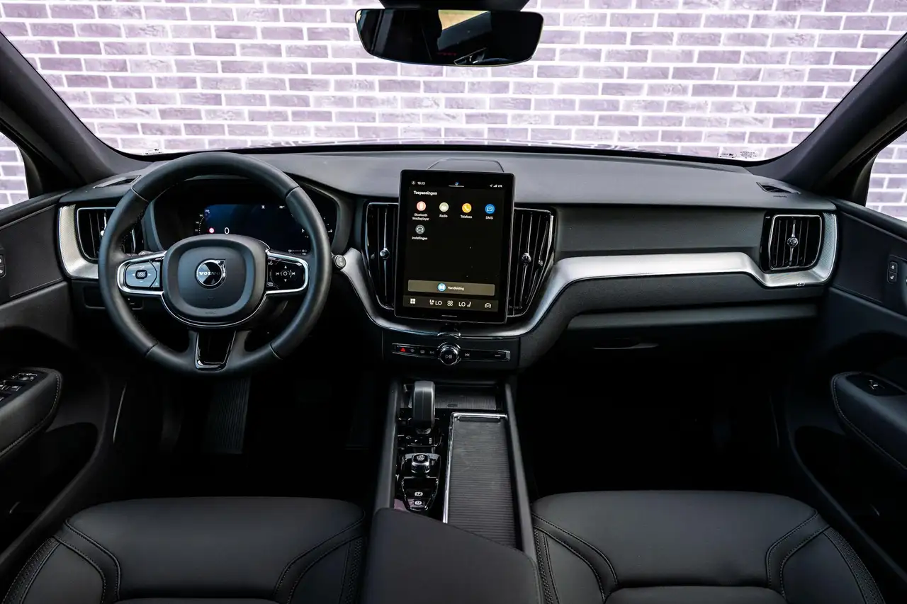 Volvo XC60 2026 — фото 6